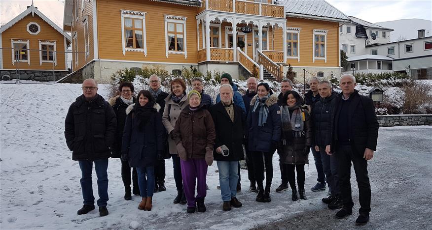 Bilete: Hardtarbeidande representantar frå kommune, næringsliv og eldsjeler. 